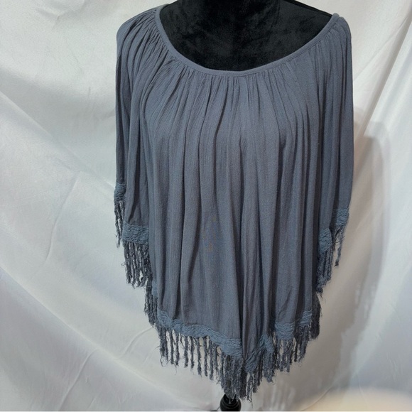 Fashion Fuse Blue Batwing Sleeves with Fringe Size L - Picture 1 of 8